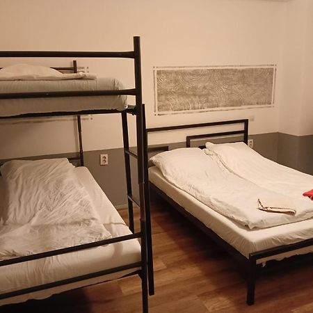 Zen Vandrerhjem Cluj-Napoca Eksteriør bilde