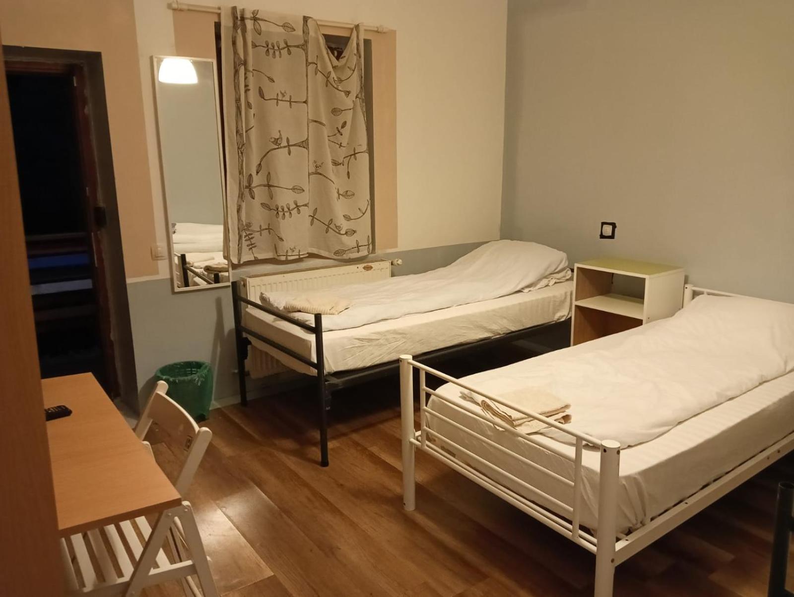 Zen Vandrerhjem Cluj-Napoca Eksteriør bilde