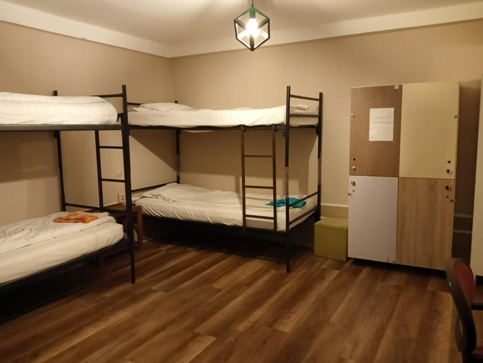Zen Vandrerhjem Cluj-Napoca Eksteriør bilde