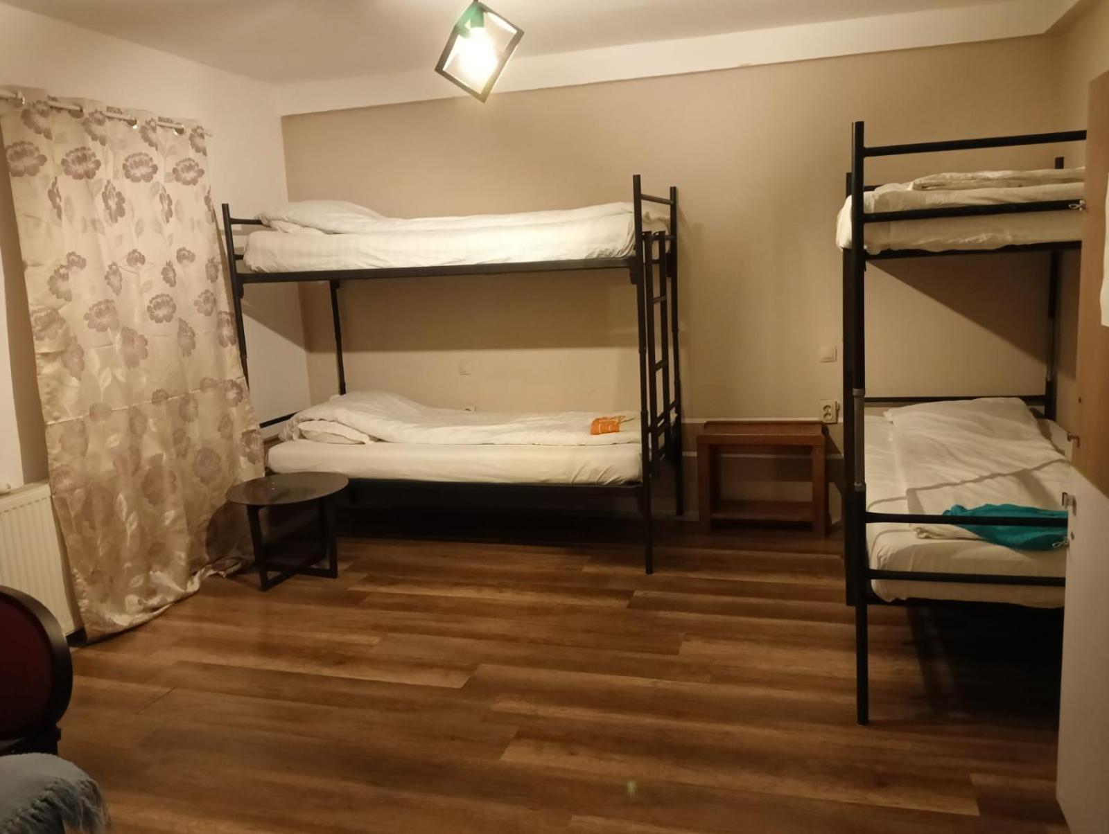 Zen Vandrerhjem Cluj-Napoca Eksteriør bilde