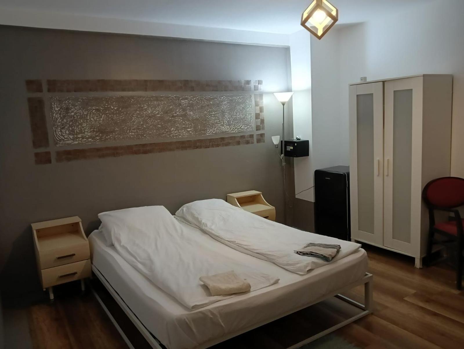 Zen Vandrerhjem Cluj-Napoca Eksteriør bilde